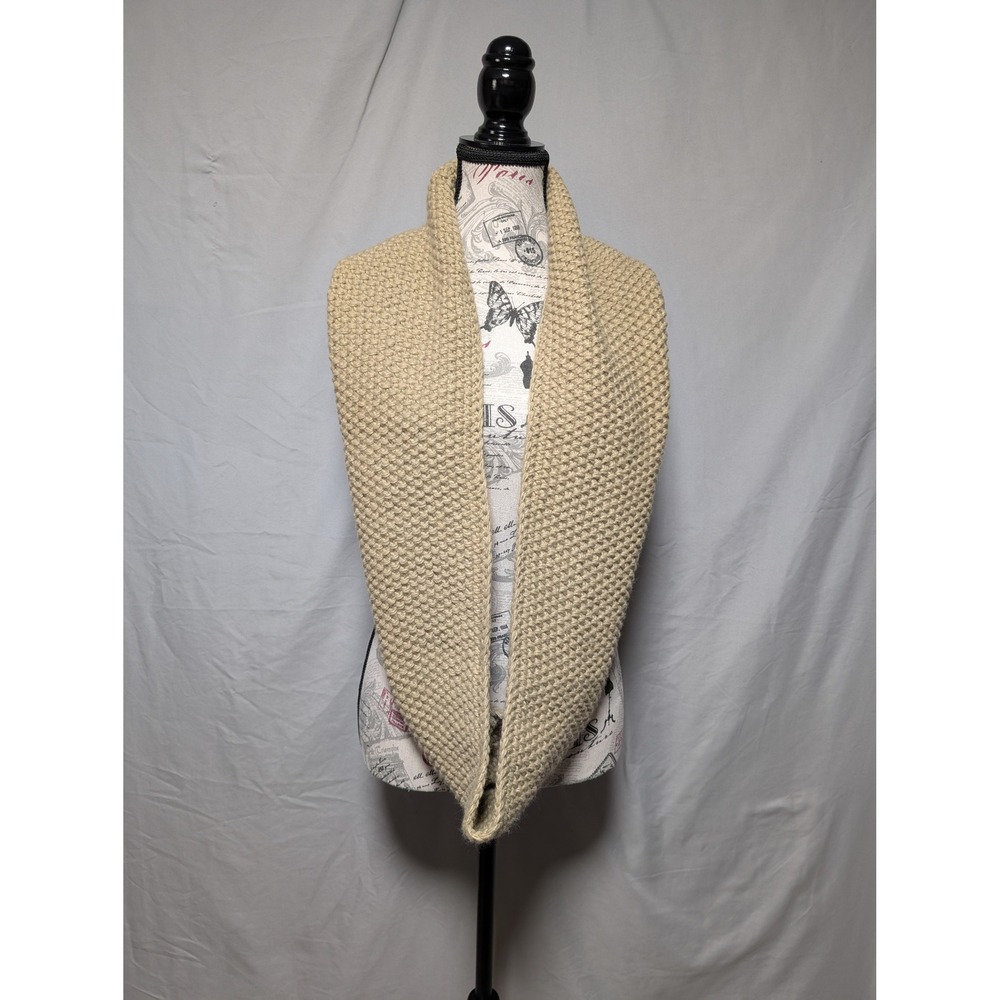 Old Navy Women's Tan Chunky Knit Infinity Scarf Cozy Winter Loop‎ Neutral Wrap